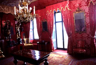 Le salon rouge,maison de  Victor Hugoi à GUERNSEY "Hauteville House "
2008