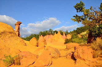 Between the Luberon mountains to the south and the Monts de Vaucluse to the north, the most spectacular of ochre sites is theâ€œthe Colorado ProvenÃ§alâ€.