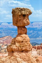 Thors Hammer monolith on the Navajo Loop Trail, Sunset Point, Bryce, Amphitheater, Bryce Canyon National Park, Utah, USA