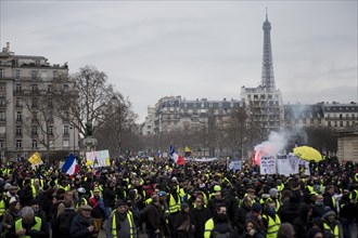 Paris, France. 19th Jan, 2019. JANUARY 19: French yellow vests (Gilets jaunes) protesters clash with French riot police during demonstration against deteriorating economic conditions around Invalides ...