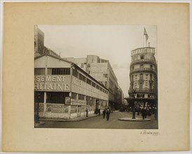 Buildings of the Samaritan, 1st arrondissement, Paris Anonyme. "Bâtiments de la Samaritaine, 1er arrondissement, Paris". Tirage au gélatino-bromure d'argent. en 1905-02-09-1905-02-09. Paris, musée Car...