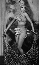 1920 's : The celebrated american black singer and dancer  JOSEPHINE  BAKER  ( Saint Louis , USA 1906 - Paris , France 1975 ) - musical - ballerina -