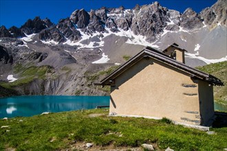 Lake sainte anne qeyras in hautes alpes in france