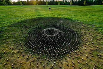 The object of land art at Vilnius University Botanical Garden.
15th Earth Art Exhibition "Discoveries" at the opening day