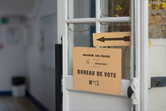 Paris, France. Entrance to a little frequented polling station amid Coronavirus fears in Paris, France, 15th March, 2020.