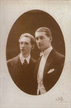 Maurice Chevalier et son frère Paul.