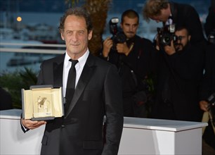 CANNES, FRANCE - MAY 24, 2015: Vincent Lindon - winner of Best Actor award at the winners' photocall at the 68th Festival de Cannes.© 2015 Paul Smith / Featureflash