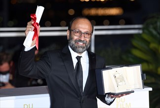 Cannes, France, 17 July 2021Asghar Farhadi Grand Prix Prize for Ghahreman (A Hero) attending the Winners photocall, held at the Palais des Festival. Part of the 74th Cannes Film Festival.Credit: Dou...