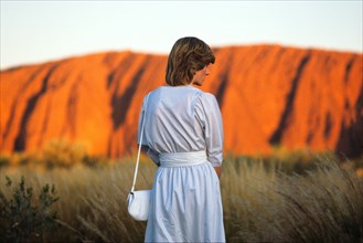 Princess Diana at Uluru watches the sunset on Ayers Rock march1983