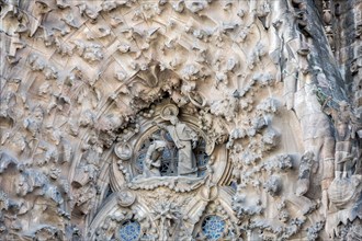 La Sagrada Familia - Nativity facade - The announciation
