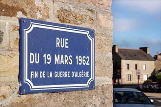Streetname Sign: Rue Du 19 Mars 1962, Fin de la Guerre D'Algerie