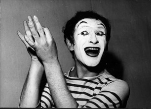 French mime Marcel Marceau miming
