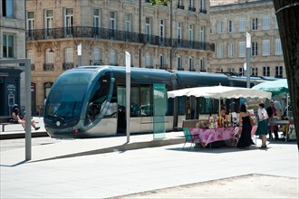Bordeaux, Tramway, Hotel de Ville