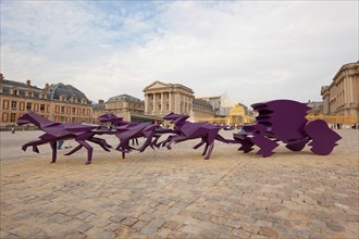 THE PLASTIC ARTIST XAVIER VEILHAN SUCCESSFULLLY OVERCAME THE CHALLENGE OF MERGING WITH THE ARCHITECTURE OF VERSAILLES,IN AN ELOQUENT DIALOGUE