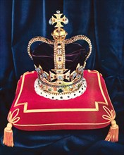 EDITORIAL ONLY St. Edward's Crown.  From The Queen Elizabeth Coronation Book, published 1953.