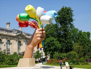 Bouquet of Tulips by Jeff Koons, dedicated to the friendship between France and the U.S., and to the victims of terrorist attacks, Paris, FR.