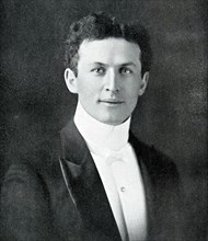 HARRY HOUDINI (1874-1926) Hungarian-American illusionist and stunt performer about 1900