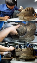 Bildnummer: 60181235  Datum: 18.07.2013  Copyright: imago/XinhuaXI AN, July 18, 2013 -- In this combination photo taken on July 18, 2013, an archeological worker repairs dilapidated pieces of a terra...