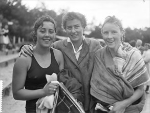Olympic selection trials for Rome to Birkhoven v.l.n.r. John Koster, W. van Breukelen, C. Schimmel Date: July 3, 1960 Location: Birkhoven Keywords: games, swimming Person Name: Breukelen, W. van, Kost...