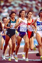 Shelly Steely (USA) competing in th Women's 3,000m Ht#2 at the 1992 Olympic Summer Games.