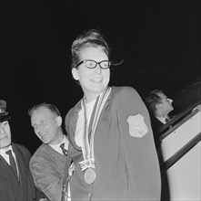 Arrival Olympic team at Schiphol, Van Weerdenburg, October 22, 1964, arrivals, teams, The Netherlands, 20th century press agency photo, news to remember, documentary, historic photography 1945-1990, v...