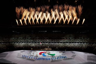 Tokyo, Japan. 2021 August 25th. Opening ceremony of the Paralympic Games Tokyo 2020. Panorama in the stadium with fireworks Credit: Marco Ciccolella/Alamy Live News