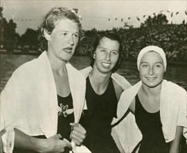 US Swimmers competing in the 1948 Olympic Games, from left: Suzanne Zimmerman, Muriel June Mellow, and Barbara Jensen, USA 1948