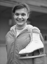 Hana Maskova, figure skator, skates