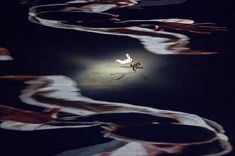 Rio de Janeiro, RJ, Brazil. 5th Aug, 2016. XXXI OLYMPIC GAME OPENING CEREMONY: Performers participate in the opening ceremony at Maracana Stadium during the 2016 Rio Summer Olympics games. Credit:  Pa...