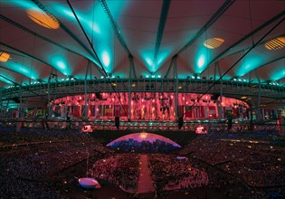 Rio de Janeiro, RJ, Brazil. 5th Aug, 2016. XXXI OLYMPIC GAME OPENING CEREMONY: The Olympic cauldron shines it light at Maracana Stadium during the 2016 Rio Summer Olympics games. Credit:  Paul Kitagak...