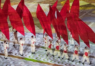 Rio de Janeiro, RJ, Brazil. 5th Aug, 2016. XXXI OLYMPIC GAME OPENING CEREMONY: Performers participate in the opening ceremony at Maracana Stadium during the 2016 Rio Summer Olympics games. Credit:  Pa...