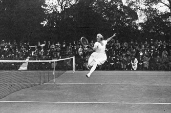 SUZANNE LENGLEN (1899-1938) French tennis player in 1920