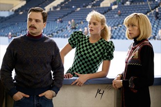 USA. Sebastian Stan and  Margot Robbie in a scene from the ©30West new movie: I, Tonya (2017). Plot: Competitive ice skater Tonya Harding rises amongst the ranks at the U.S. Figure Skating Championsh...