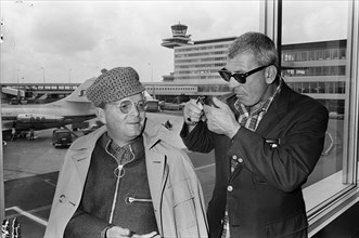 Arrival writer Truman Capote (left) and director Richard Brooks at Schiphol for the premiere of the film In Kool Bloede (In Cold Blood) Date: 14 March 1968 Location: Noord-Holland, Schiphol Keywords: ...