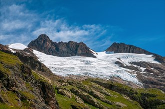 Glacier des Glaciers above the GR Tour du Mont-Blanc trail, Chapieux Valley, Savoie (73), Auvergne-Rhone-Alpes, France