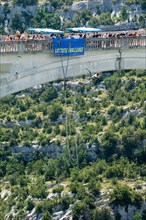 Bungee jumping from the bridge Pont de l'Artuby in the Gorges du Verdon / Verdon Gorge, Alpes-de-Haute-Provence Provence, France