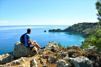 France, Finistere, Iroise Sea, Parc Naturel Regional d'Armorique (Armorica Regional Natural Park), Presqu'ile de Crozon, Cap de la Chevre, Pointe de Saint Hernot, walk along the GR34 on the Crozon Pen...