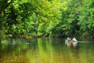 Vezere River near Les Eyzies-de-Tayac-Sireuil, Dordogne Department, Aquitaine, France