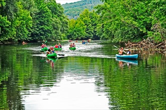 Vezere River near Les Eyzies-de-Tayac-Sireuil, Dordogne Department, Aquitaine, France