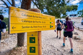 Calanques hiking sign
