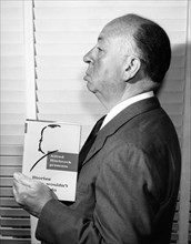 ALFRED HITCHCOCK PRESENTS 1955 Television Series Publicity Profile Portrait  Alfred J. Hitchcock Productions / Shamley Productions / Revue Studios / CBS