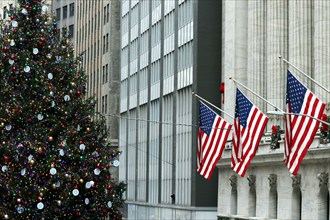 Stock Exchange Christmas Presentation Lack Crowds, New York, NY USA