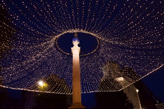 London, UK. 18th November 2024. Christmas lights at Seven Dials in Covent Garden. Credit: Vuk Valcic/Alamy Live News