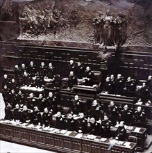 . Italiano: Mussolini e i ministri fascisti seduti nei banchi del Governo alla Camera dei deputati del Regno d'Italia, January 3, 1925 . 3 January 1925. Unknown 27 Fascisti al Parlamento