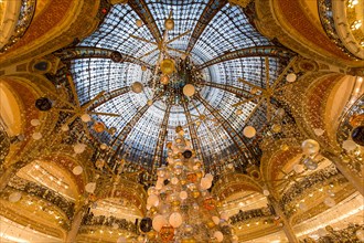 PARIS, FRANCE, DECEMBER 14, 2015 : christmas decorations at Le Printemps store, december 14, 2015 in Paris, France