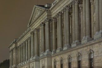 The musée du Louvre’s Colonnade, commissioned by King Louis the 14th, designed by Claude Perrault and built in 1670, facing rue de l’Amiral Coligny.