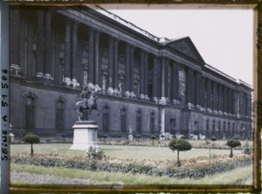 Paris (1st arr.), France The Colonnade de Perrault in the Louvre ,