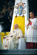 Pope John Paul II 1982 UK. Popes papal visit to Wembley Stadium England 1980s HOMER SYKES