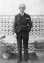 . Français : Le compositeur français Maurice Ravel à Malaga en novembre 1928 English: French composer Maurice Ravel in Malaga in November, 1928 . 15 November 1928. Unknown 512 Ravel Malaga 1928