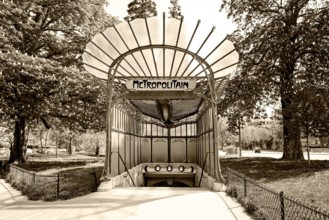 Porte Dauphine, Art Nouveau metro station Paris